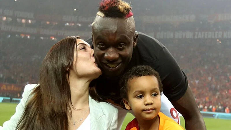 Bu futbolçunun bir neçə arvadı var - ŞOK 