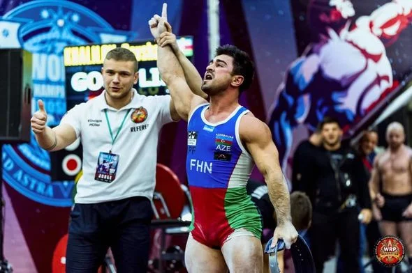 Azərbaycanlı idmançı Moskvada dünya rekordu qırıb çempion oldu - FOTOLAR 
