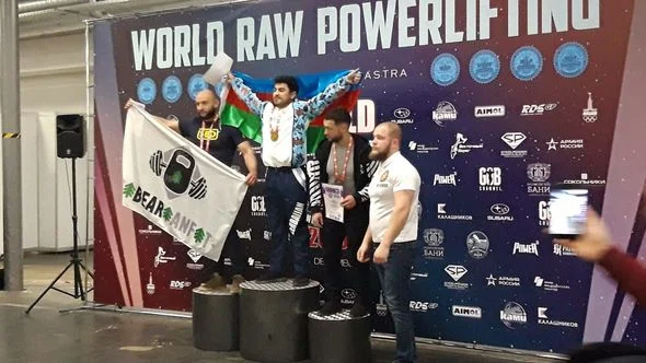 Azərbaycanlı idmançı Moskvada dünya rekordu qırıb çempion oldu - FOTOLAR 