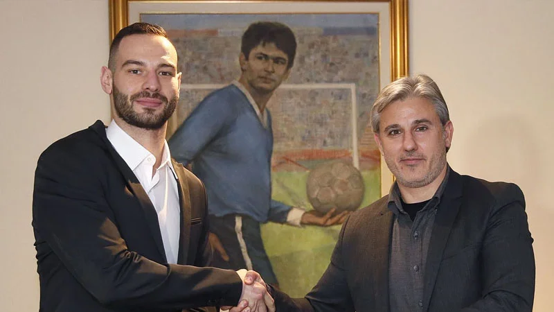 "Qarabağ"dan ayrılan futbolçu rəsmən "Levski"də - FOTO 