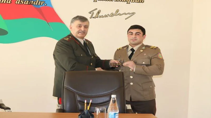 Dünya çempionumuza zabit rütbəsi verildi - FOTO 