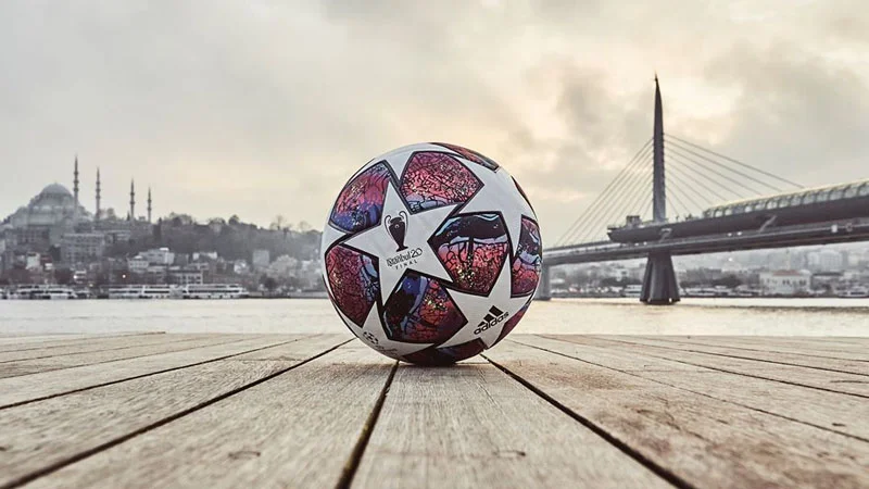 İstanbuldakı ÇL finalının rəsmi topu - FOTOLAR 