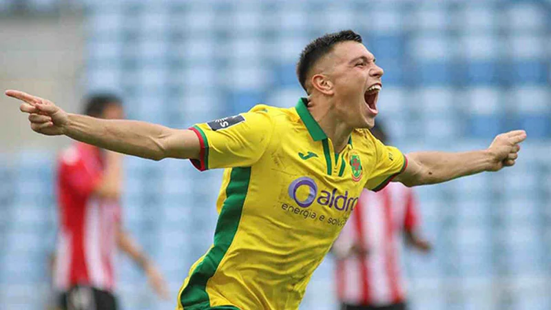 Millimizin futbolçusu "Adidas"la müqavilə imzaladı - FOTO 