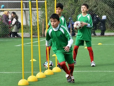 Uşaq futbolunun söyüş problemi: Söyüşcül məşqçilərə hansı cəza verilməlidir? - I Araşdırma 