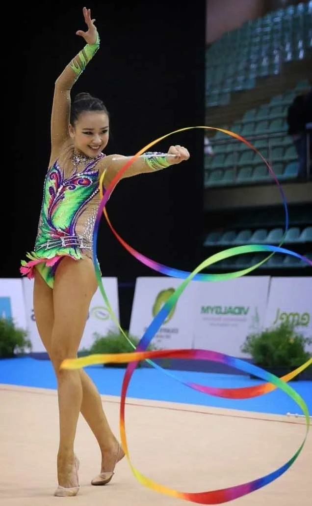 Dünyanın ən yaraşıqlı xanım gimnastları - FOTOLAR 