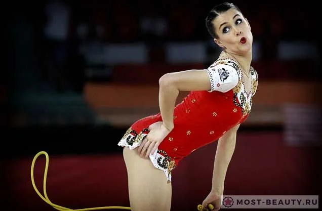 Dünyanın ən yaraşıqlı xanım gimnastları - FOTOLAR 