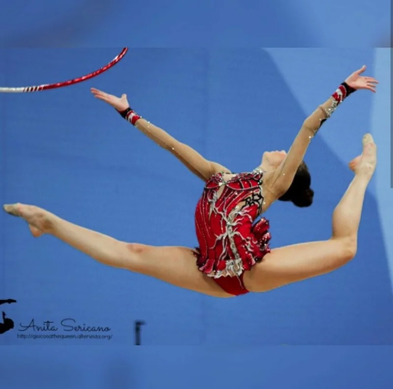 Gözəlliyi ilə bədii gimnastikaya rəng qatan Milaçiç - FOTOLAR 