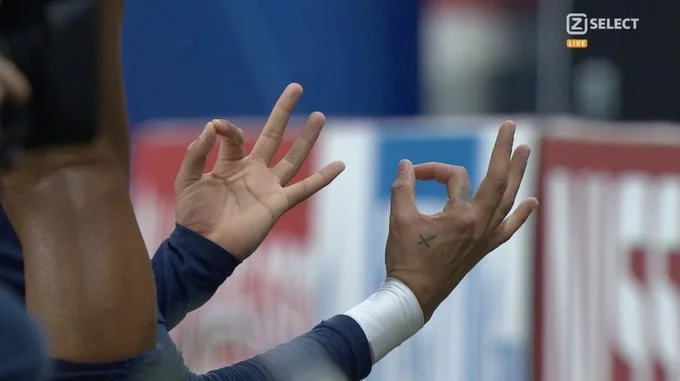 PSJ futbolçuları 19 yaşlı Holannı niyə lağa qoyublar? - SƏBƏB - FOTOLAR 