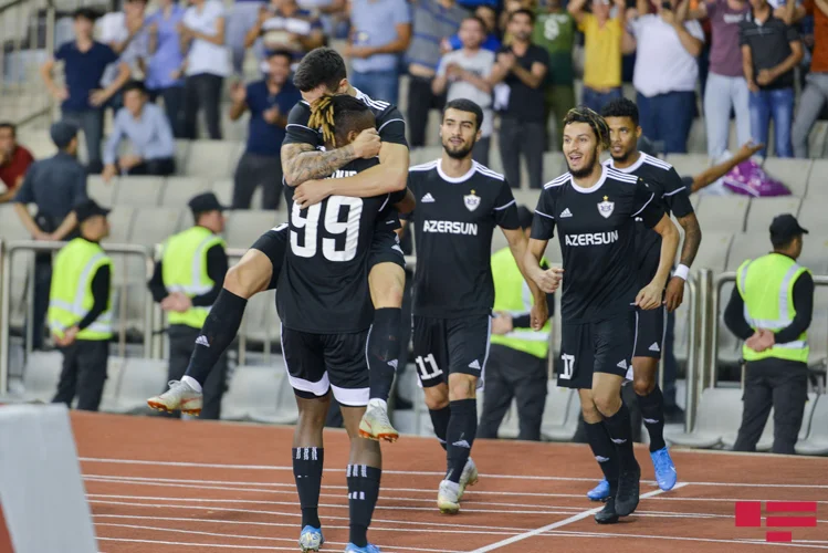 PSJ "Yuventus"un futbolçusunu transfer edir 