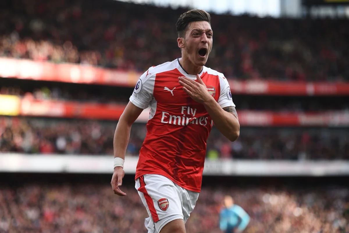 Özil ata oldu - FOTO 