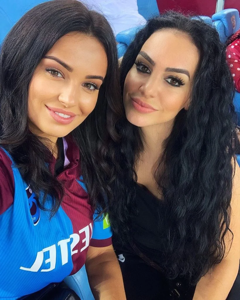 Futbolçu sevgilisinin FOTOsu "Instagram"ı partlatdı 