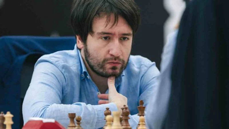 Teymur Rəcəbov: "Darıxdırıcı başlanğıc və çılğın sonluq" 