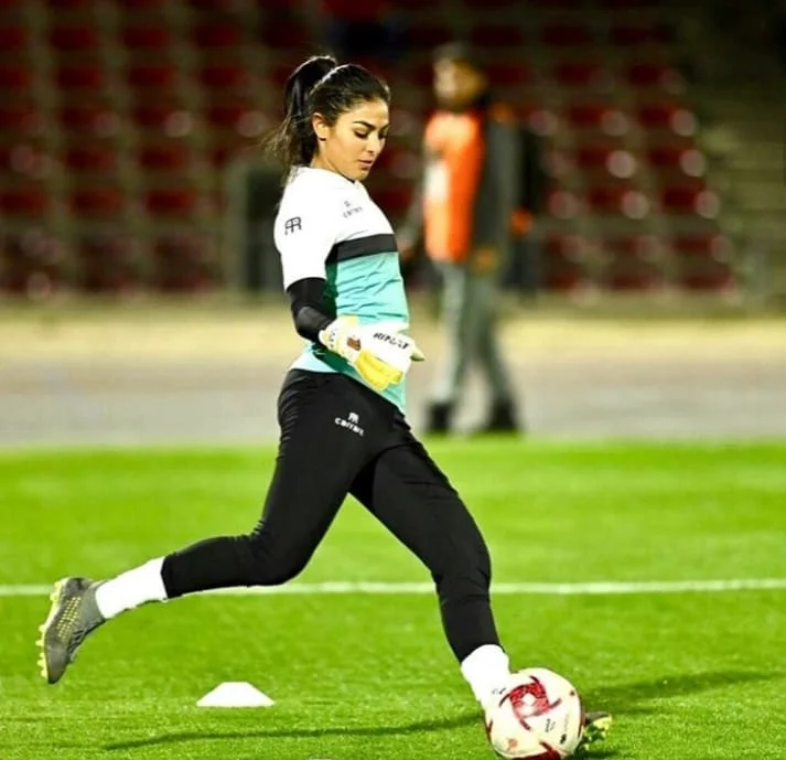 Meksikalı qadın futbolçu göz qamaşdırır - FOTOLAR 