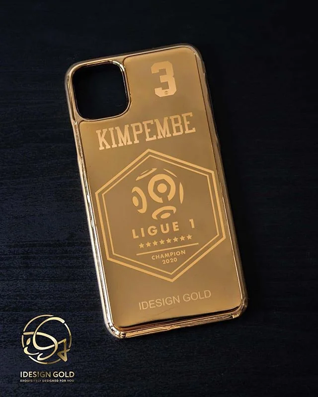 Çempionluq hədiyyəsi: Qızıldan "iPhone" çexolu - FOTOLAR 