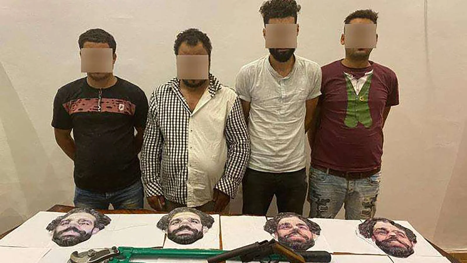 Salahın maskaları ilə oğurluq edən dəstə üzvləri yaxalandılar - FOTO 