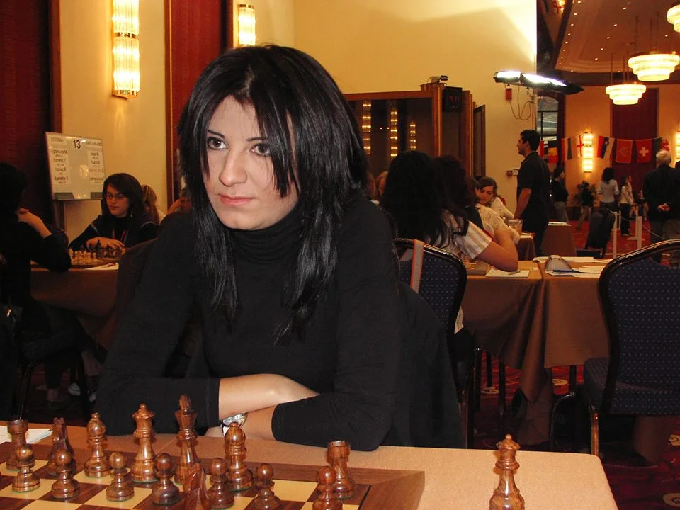 İTTİHAM: "Zeynəb Məmmədyarova evimi əlimdən almaq istəyir" 