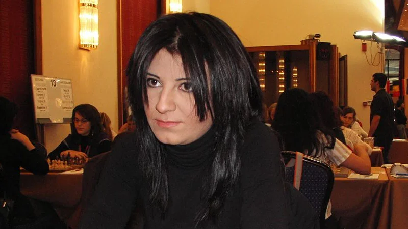İTTİHAM: "Zeynəb Məmmədyarova evimi əlimdən almaq istəyir" 