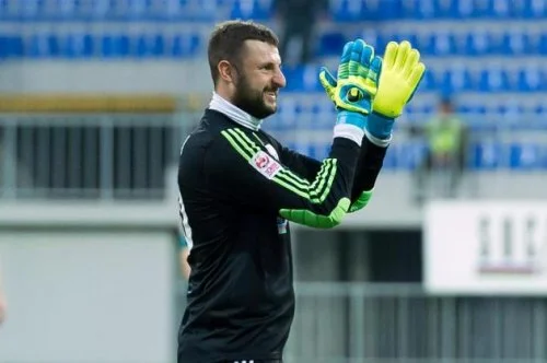 Serbiya mətbuatı Stamenkoviçin xeyirxahlğından yazdı 