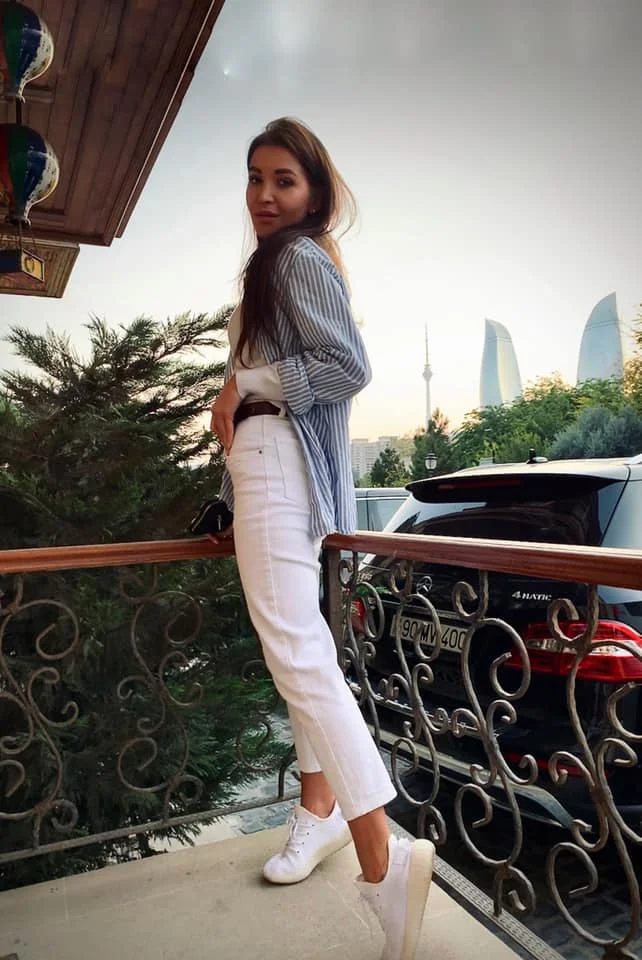 “Qarabağ”a gəlmiş gözəlçə indi modellik edir - FOTOLAR 