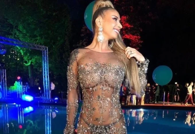 Sabiq "Playboy" modeli Rumıniya klubunu aldı - FOTO 