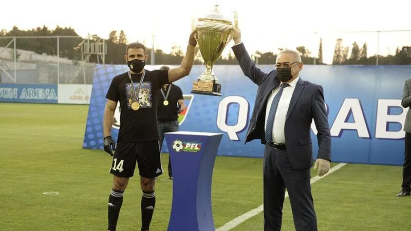 "Карабаху" вручили награду чемпиона Азербайджана (ФОТО) 