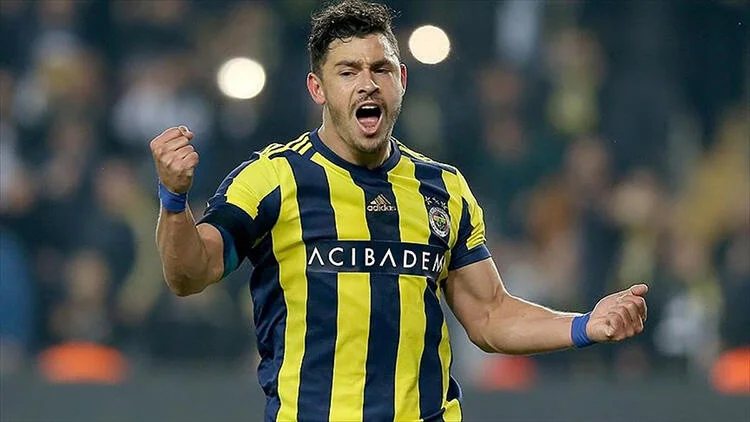 "Qalarasaray" "Fənərbağça"nın sabiq üzvünü gətirir - İDDİA 