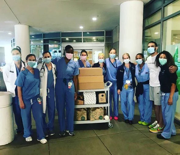 Koronavirusa yoluxan idmançı müalicədən sonra güzgüdə özünü tanımadı - FOTOLAR 