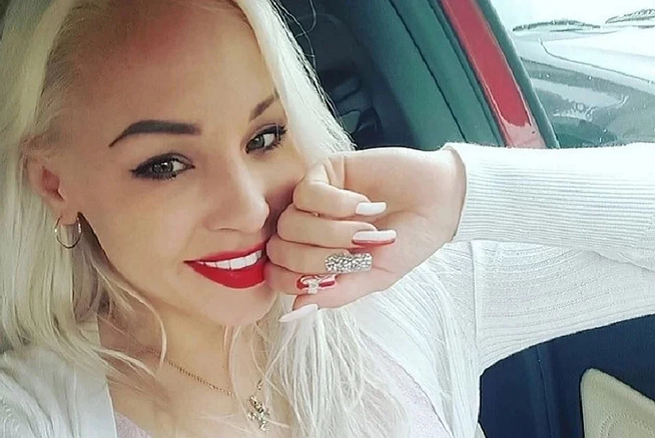 18+ film ulduzundan şok açıqlama: "Otelə gəldik, onlar yatağa sərildi..." - FOTOLAR 