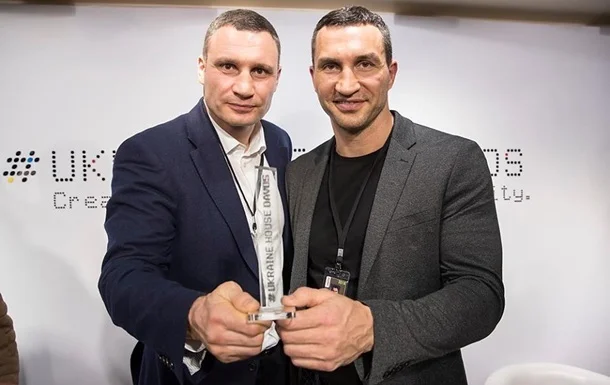 Vitali Kliçkonun 15 yaşlı oğlu 198 sm. boya malik Vladimirdən uzundu - FOTO 