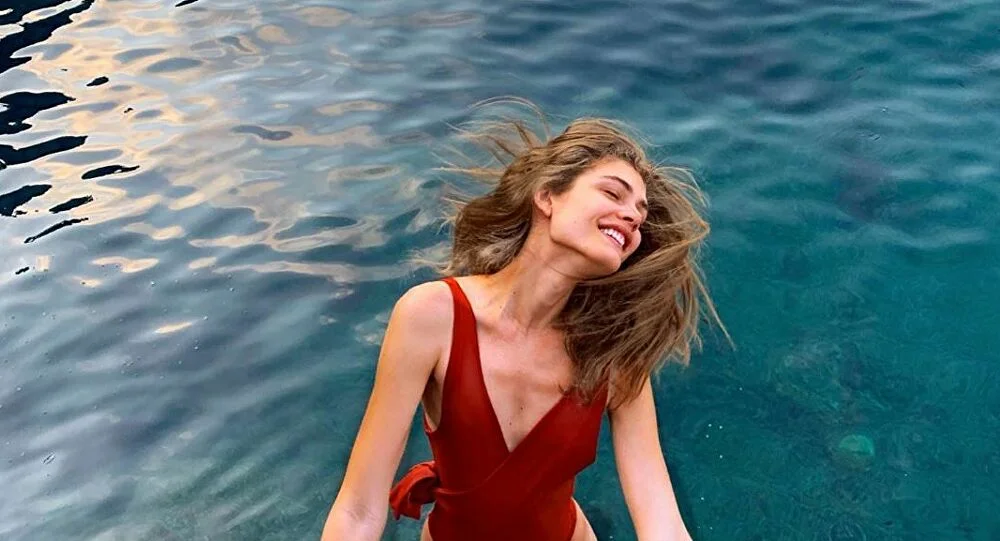Məşhur idman dərgisindən şok addım: İlk dəfə trans model... - FOTOLAR 