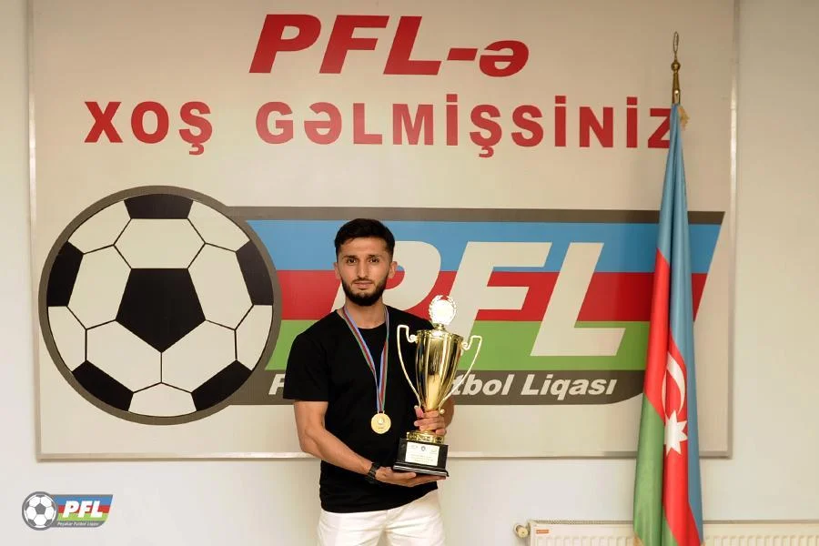 Peşəkar Futbol Liqası medalçıları mükafatlandırdı - FOTOLAR 