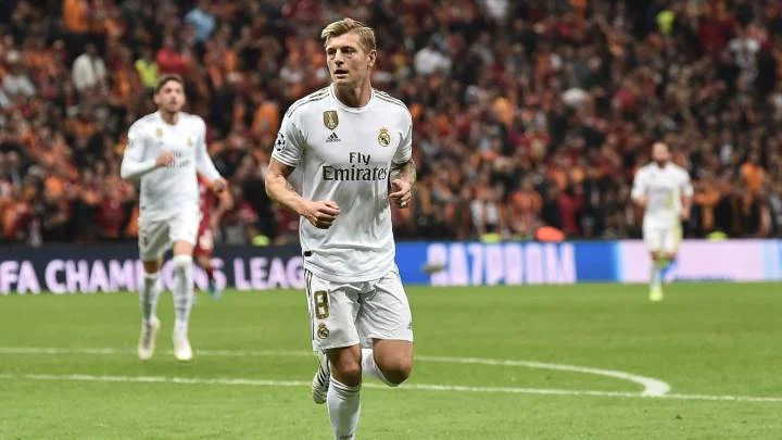"Real"ın ulduzu çempionluğu fastfud yeyərək qeyd etdi - FOTO 