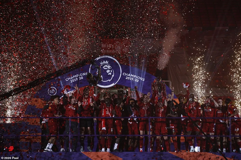 "Liverpul" Premyer Liqa kubokuna qovuşdu - FOTOLAR 
