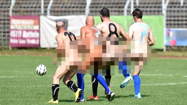 Futbolçular meydana çılpaq çıxdı - ŞOK SƏBƏB 