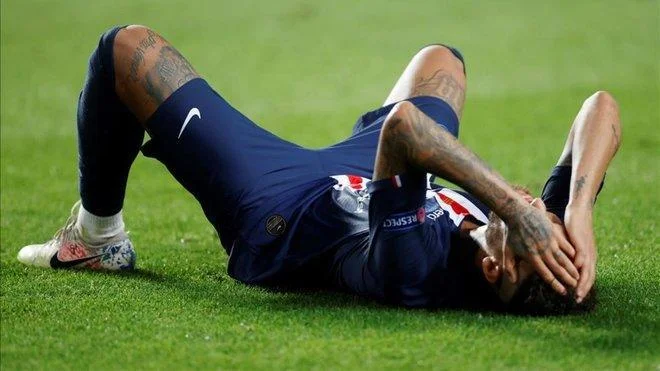 Neymar məğlubiyyətdən sonra göz yaşı tökdü - FOTO/VİDEO 
