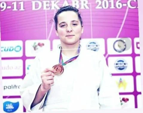 Qısa saçlı xanım idmançı: "Bu stilin "zay"ını çıxarıblar" - EKSKLÜZİV FOTOLAR 