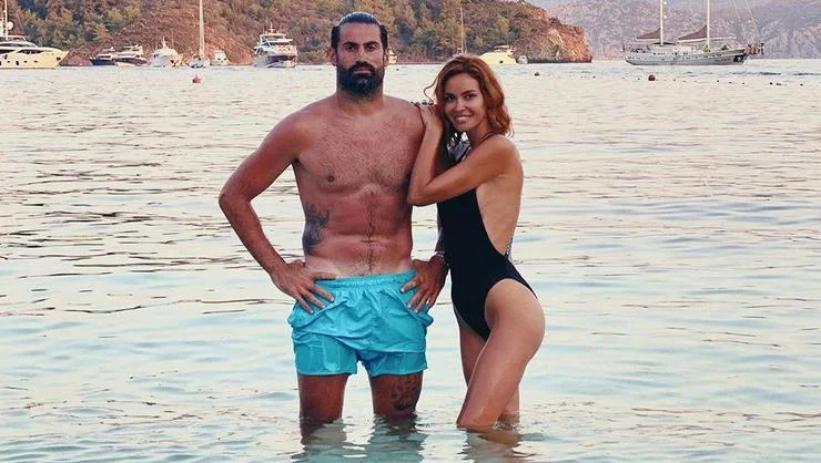 Bikinili FOTOsu ilə "Instagram"ı "partlatdı" 