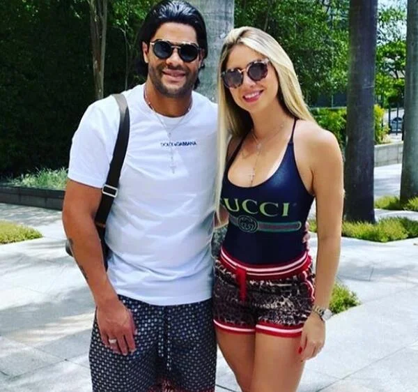 Arvadının qardaşı qızı ilə sevgili olan futbolçudan açıqlama - FOTOLAR 