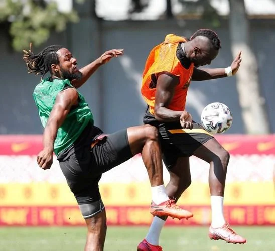 "Qalatasaray"ın "Neftçi" hazırlığı - FOTOLAR 