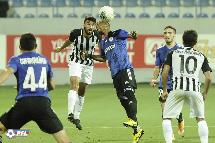 "Qarabağ" - "Neftçi" oyunu FOTOLARda 