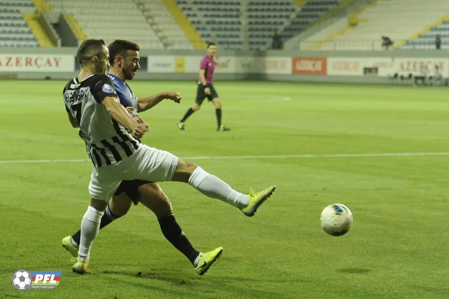 "Qarabağ" - "Neftçi" oyunu FOTOLARda 