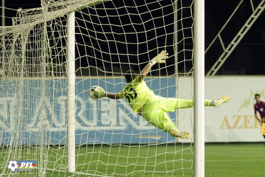"Qarabağ" - "Neftçi" oyunu FOTOLARda 