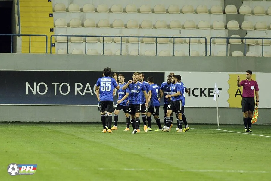 "Qarabağ" - "Neftçi" oyunu FOTOLARda 