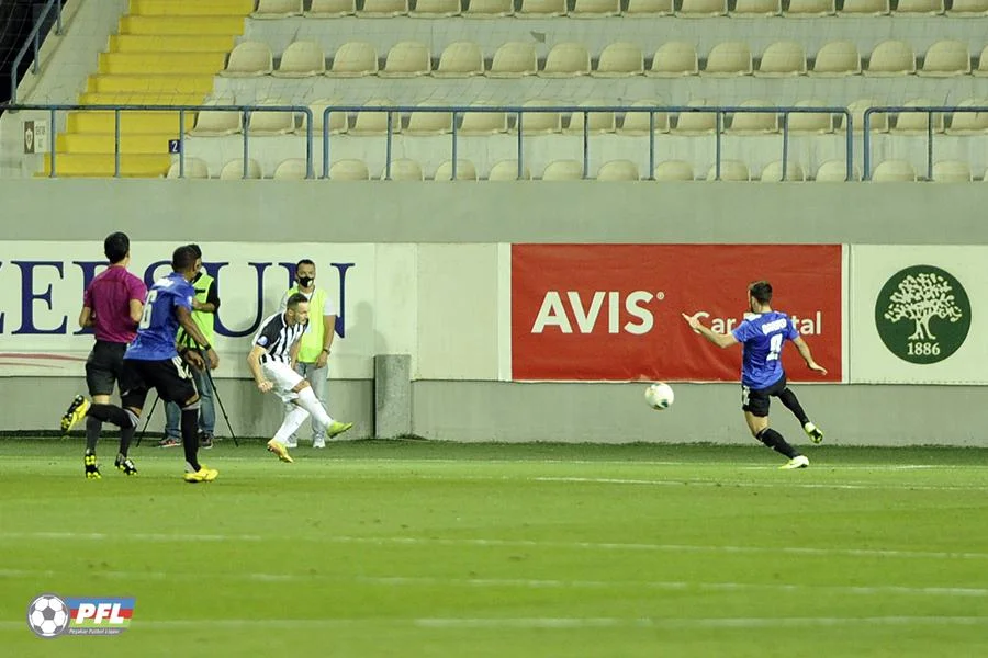 "Qarabağ" - "Neftçi" oyunu FOTOLARda 