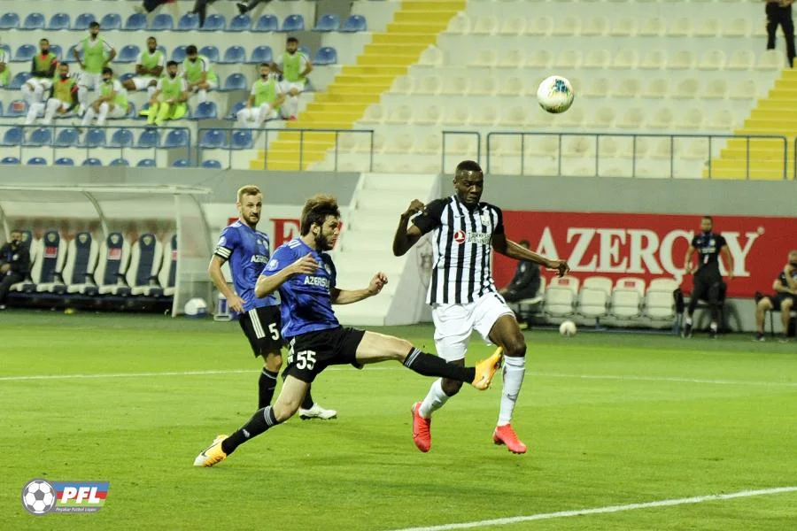 "Qarabağ" - "Neftçi" oyunu FOTOLARda 