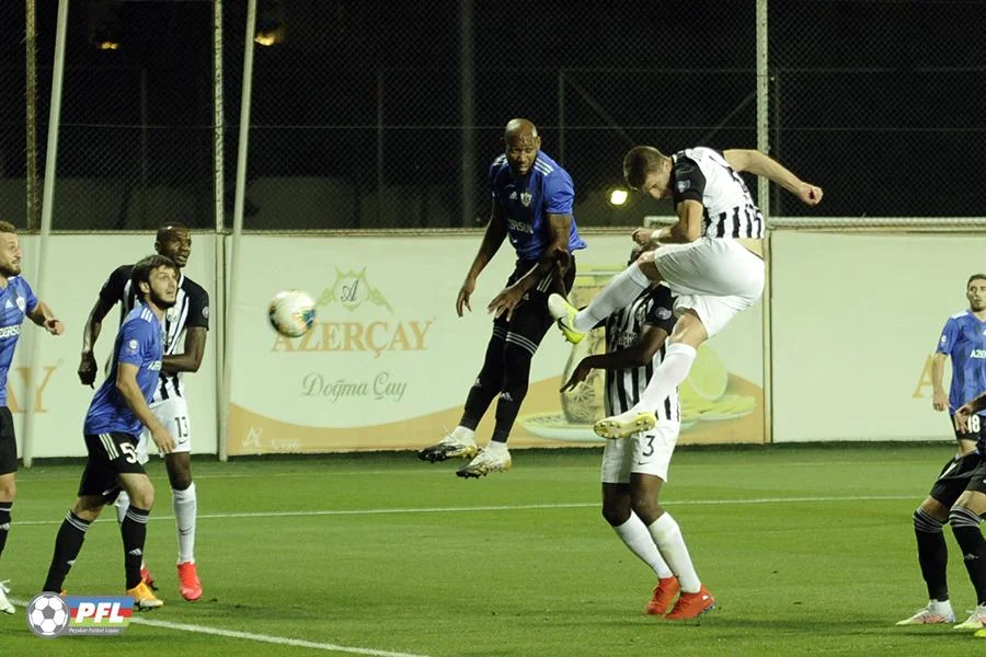 "Qarabağ" - "Neftçi" oyunu FOTOLARda 