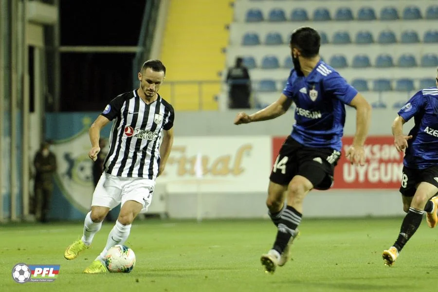"Qarabağ" - "Neftçi" oyunu FOTOLARda 