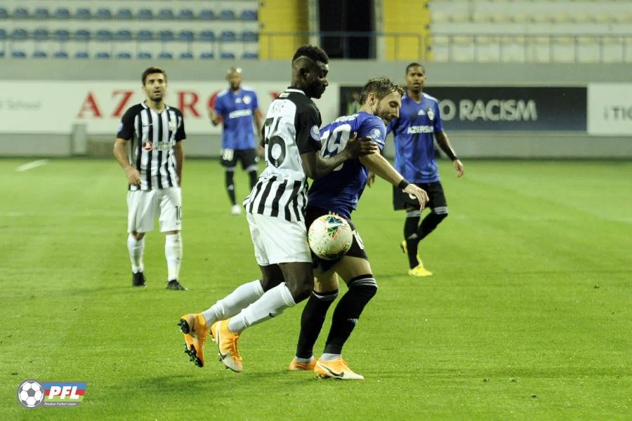"Qarabağ" - "Neftçi" oyunu FOTOLARda 