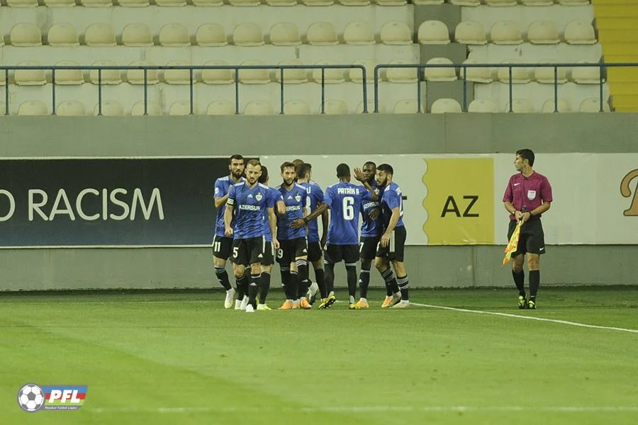 "Qarabağ" - "Neftçi" oyunu FOTOLARda 