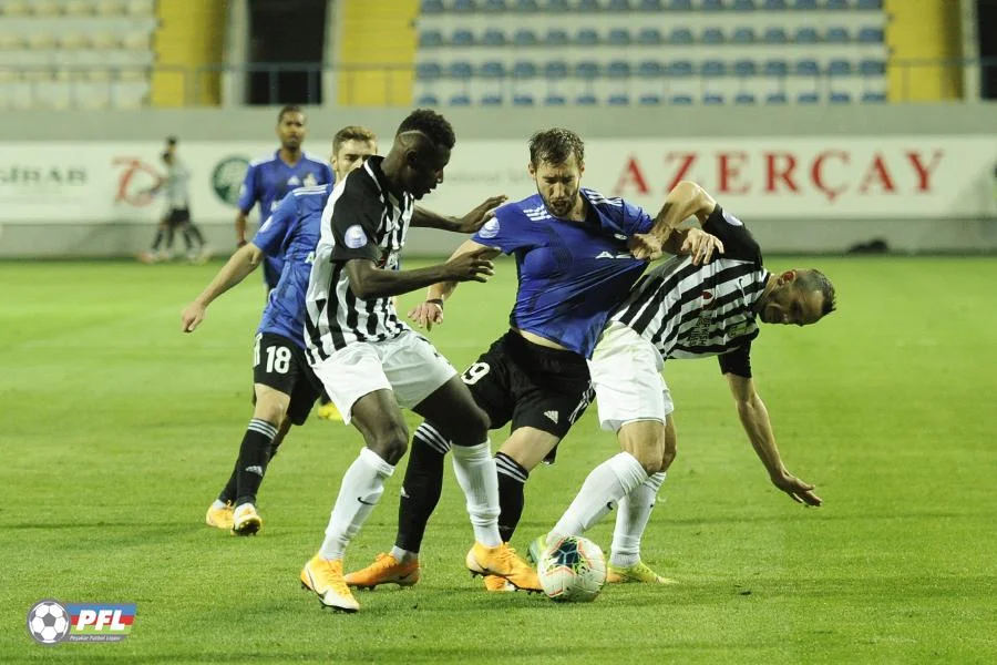 "Qarabağ" - "Neftçi" oyunu FOTOLARda 